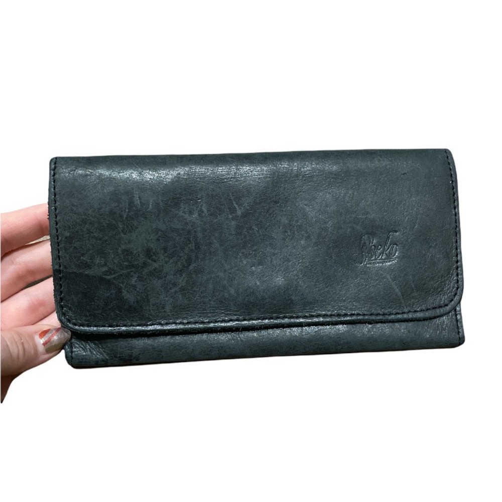 Black leather sseko wallet